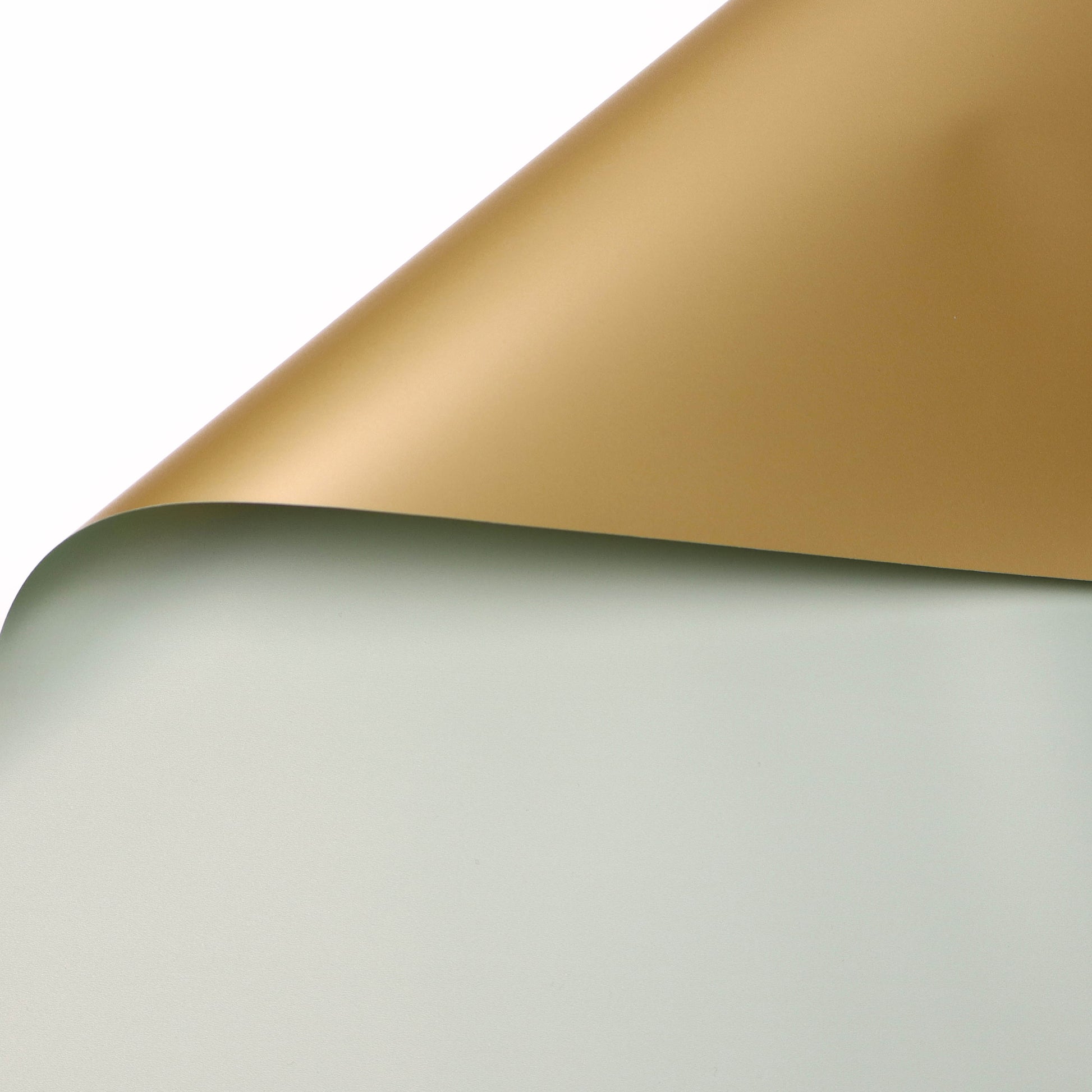 Gold-Back Waterproof Bouquet Sheets