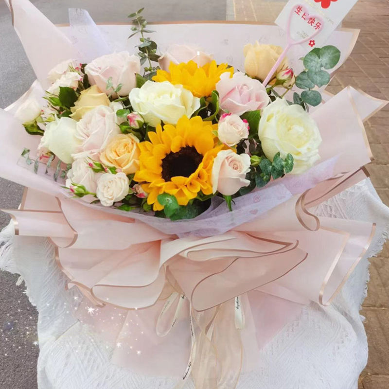 Gold Border Waterproof Bouquet Sheets