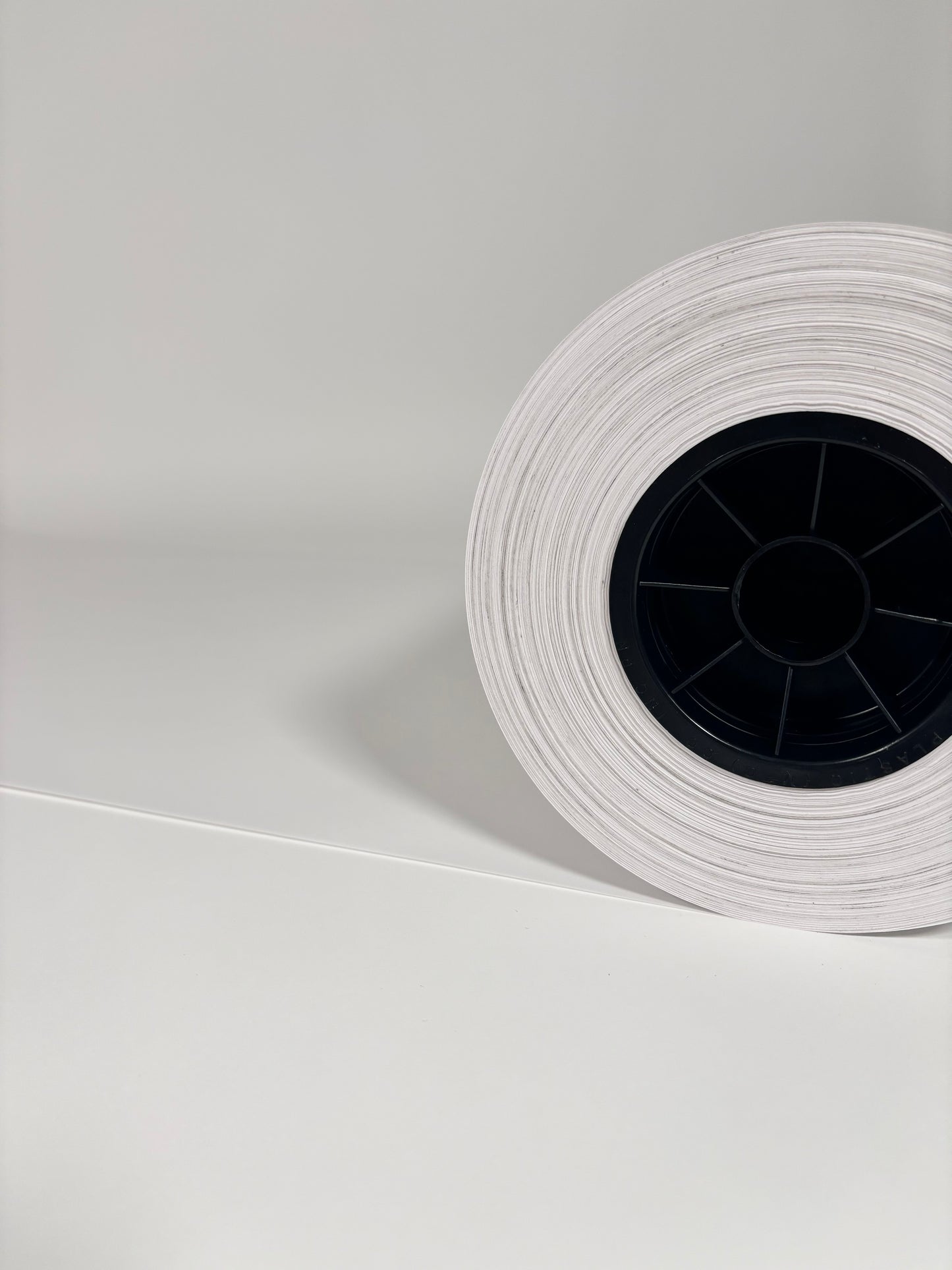 Rouleau de papier kraft blanc